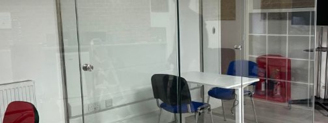 Simple Yet Effective – Wall Profile System for Meeting Rooms