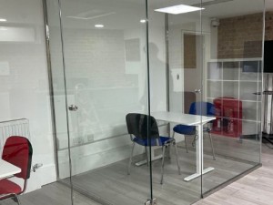 Simple Yet Effective – Wall Profile System for Meeting Rooms